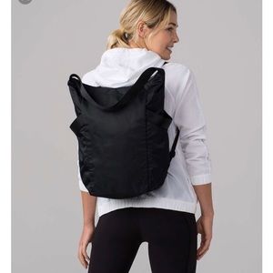 Lululemon Enroute Bag